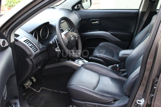Mitsubishi Outlander 2010, 76,000 km - 3.0 л - Bakı