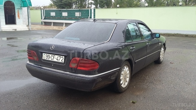 Mercedes E 220 1999, 252,000 km - 2.2 l - Biləsuvar