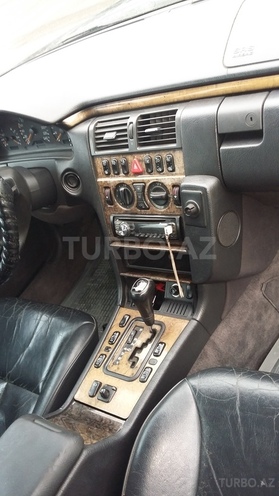Mercedes E 220 1999, 252,000 km - 2.2 l - Biləsuvar