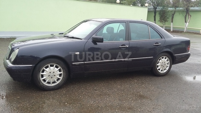 Mercedes E 220 1999, 252,000 km - 2.2 l - Biləsuvar
