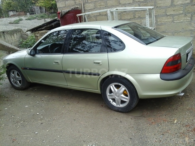 Opel Vectra 1995, 280,000 km - 2.1 l - Sumqayıt