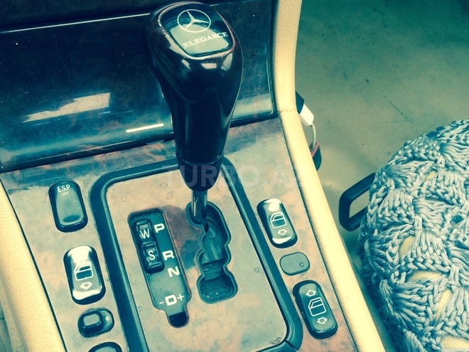 Mercedes E 240 1999, 188,000 km - 2.4 l - Bakı