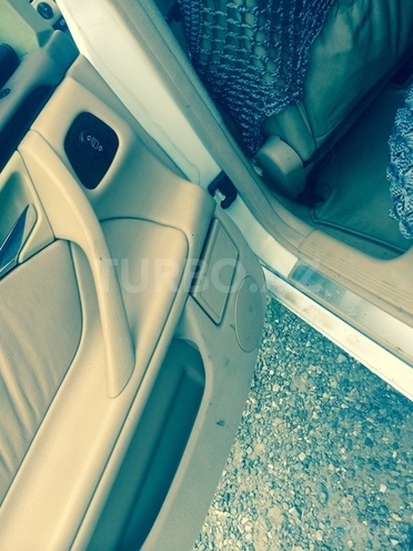 Mercedes E 240 1999, 188,000 km - 2.4 l - Bakı