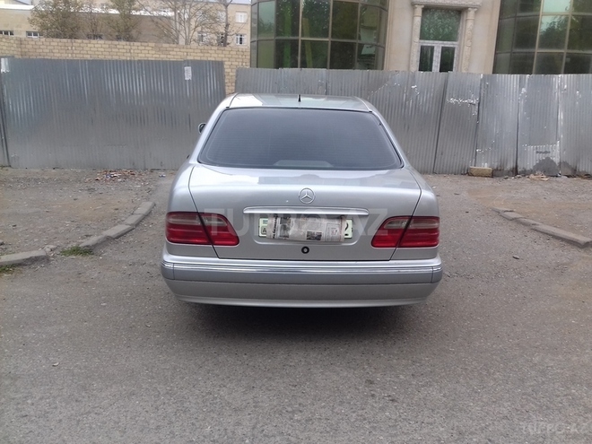 Mercedes E 240 1999, 208,000 km - 2.4 l - Gəncə
