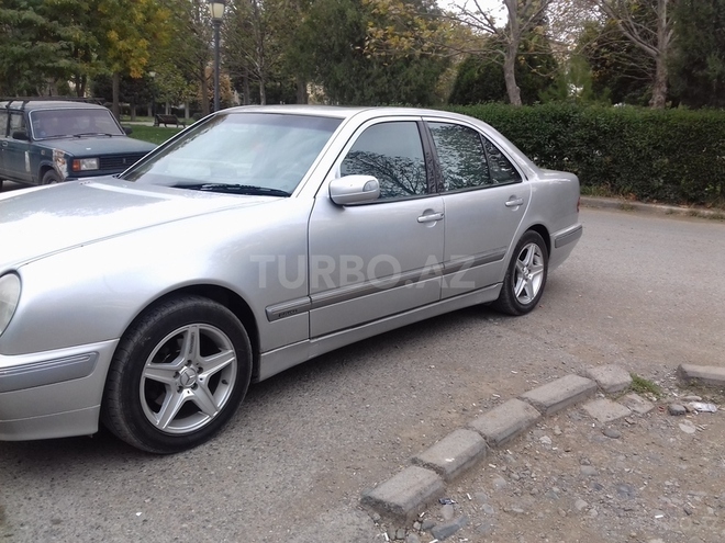 Mercedes E 240 1999, 208,000 km - 2.4 l - Gəncə