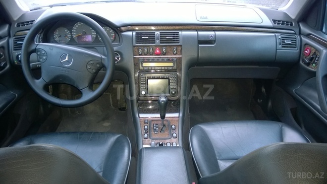 Mercedes E 320 2001, 173,787 km - 3.2 l - Bakı
