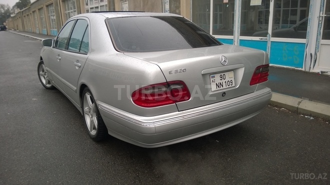 Mercedes E 320 2001, 173,787 km - 3.2 l - Bakı
