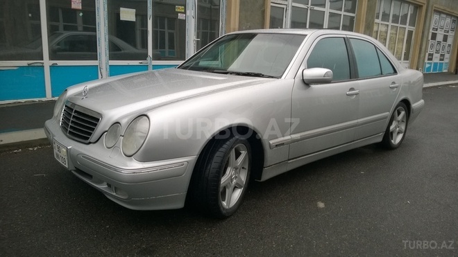 Mercedes E 320 2001, 173,787 km - 3.2 l - Bakı