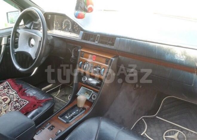 Mercedes E 220 1994, 208,000 km - 2.2 л - Bakı