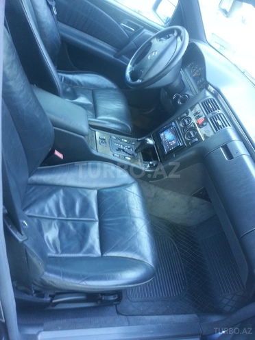 Mercedes E 240 1998, 268,300 km - 2.4 л - Bakı