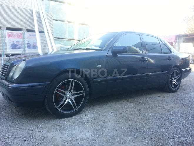 Mercedes E 240 1998, 268,300 km - 2.4 л - Bakı