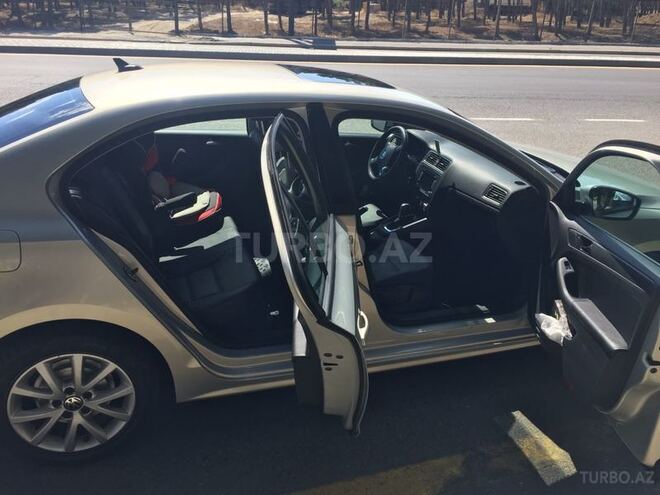 Volkswagen Jetta 2011, 100,000 km - 2.5 l - Bakı