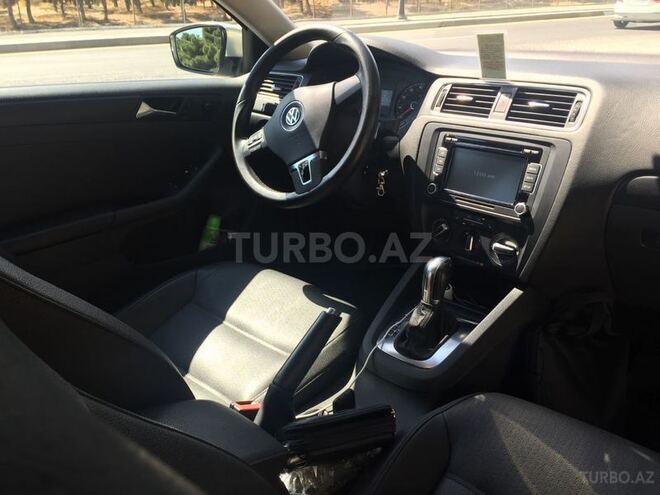 Volkswagen Jetta 2011, 100,000 km - 2.5 l - Bakı
