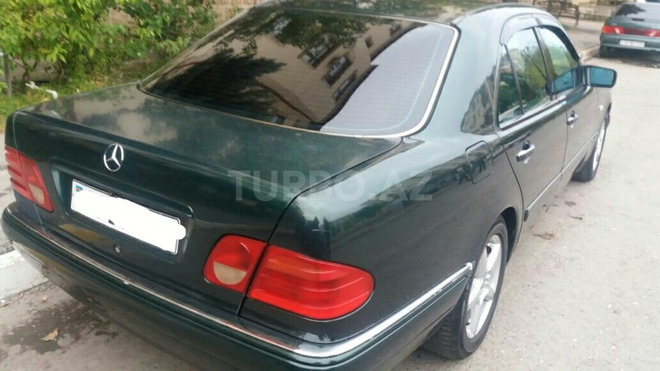 Mercedes E 200 1997, 255,000 km - 2.0 l - Yevlax