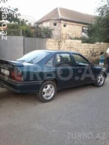Opel Vectra 1994, 450,000 km - 1.6 л - Cəlilabad