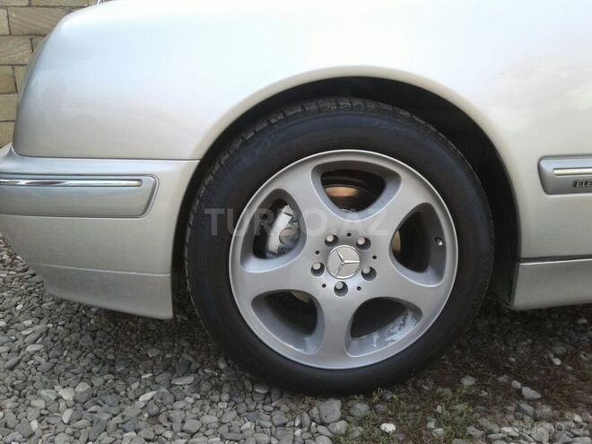 Mercedes E 240 2000, 148,000 km - 2.4 л - Ağcabədi