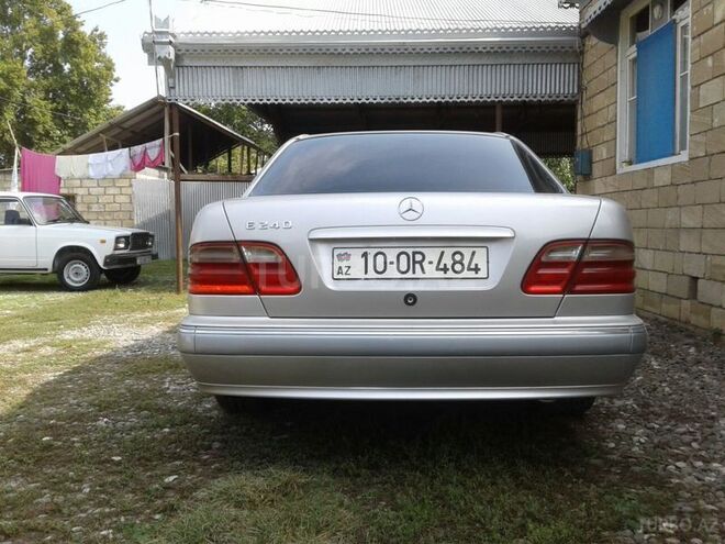 Mercedes E 240 2000, 148,000 km - 2.4 л - Ağcabədi