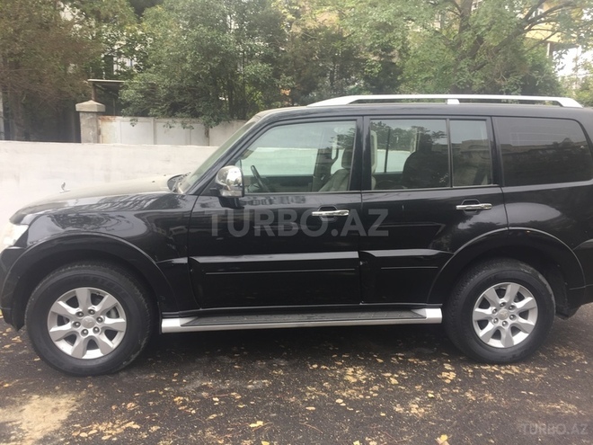 Mitsubishi Pajero 2011, 43,000 km - 3.5 л - Bakı