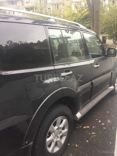 Mitsubishi Pajero 2011, 43,000 km - 3.5 л - Bakı