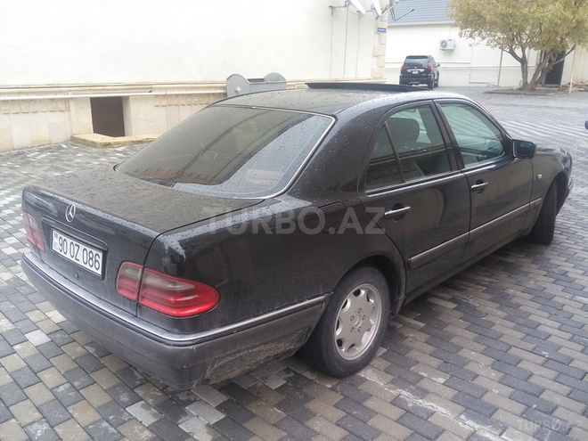 Mercedes E 200 1997, 590,000 km - 2.0 l - Bakı