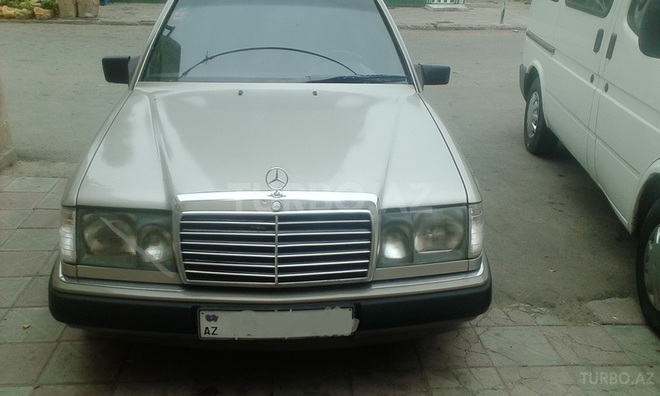 Mercedes E 250 1990, 385,500 km - 2.5 l - Bakı