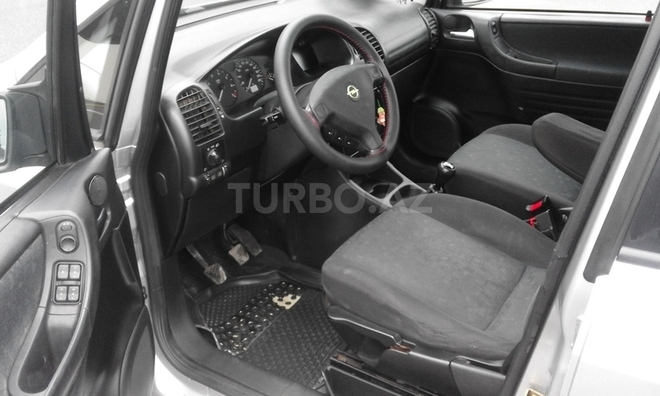 Opel Zafira 2000, 250,000 km - 1.8 l - Sumqayıt