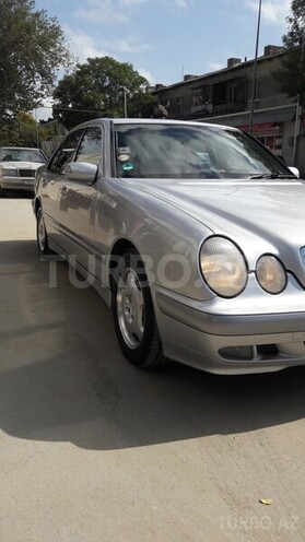 Mercedes E 220 2000, 282,000 km - 2.2 l - Bakı