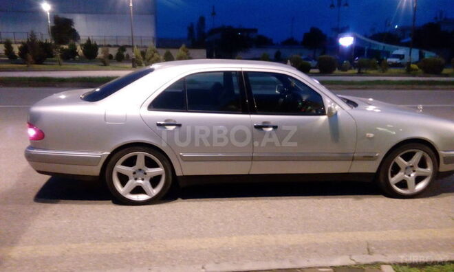 Mercedes E 240 1998, 207,000 km - 2.4 l - Bakı