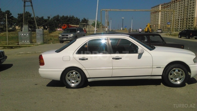 Mercedes C 200 1995, 250,000 km - 2.0 л - Bakı