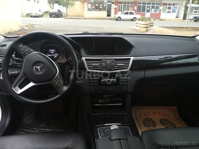 Mercedes E 200 2013, 30,000 km - 1.8 l - Gəncə