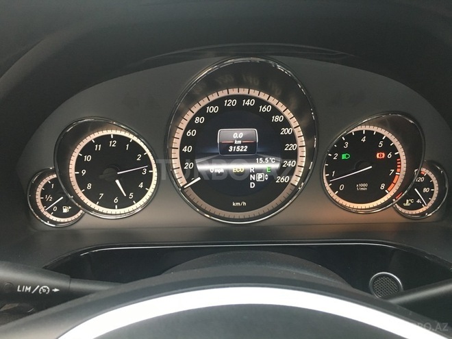 Mercedes E 200 2013, 30,000 km - 1.8 l - Gəncə