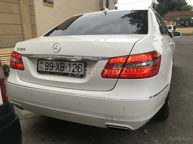 Mercedes E 200 2013, 30,000 km - 1.8 l - Gəncə