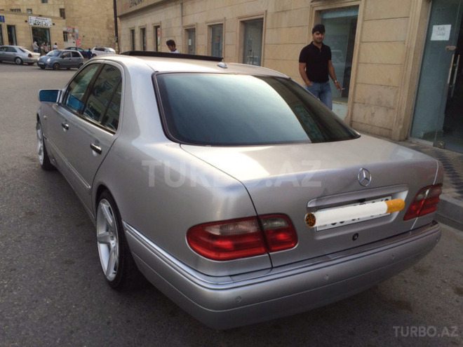 Mercedes E 240 1998, 310,316 km - 2.4 l - Bakı