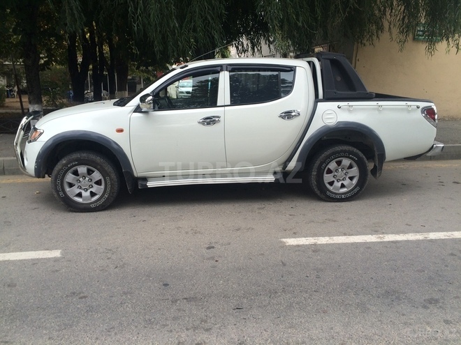 Mitsubishi L200 2007, 139,000 km - 0.3 л - Qusar