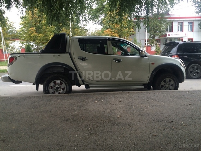 Mitsubishi L200 2007, 139,000 km - 0.3 л - Qusar