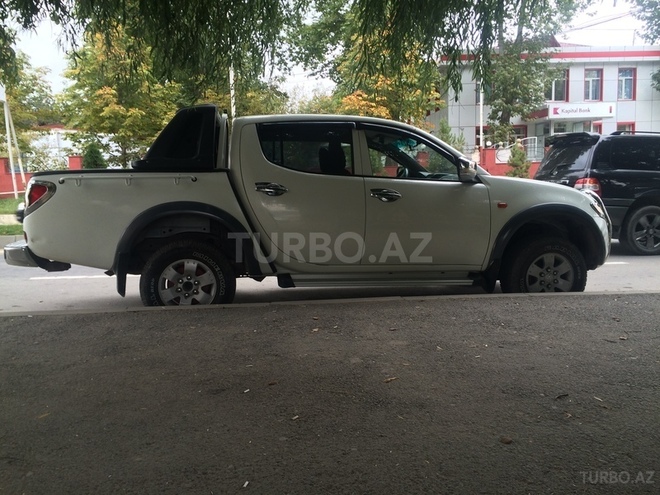 Mitsubishi L200 2007, 139,000 km - 0.3 л - Qusar