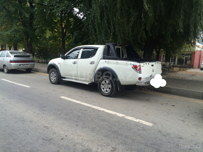 Mitsubishi L200 2007, 139,000 km - 0.3 л - Qusar