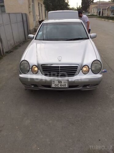 Mercedes E 270 2000, 380,000 km - 2.7 l - Balakən