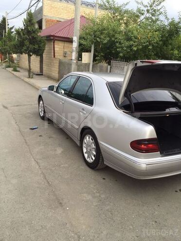 Mercedes E 270 2000, 380,000 km - 2.7 l - Balakən