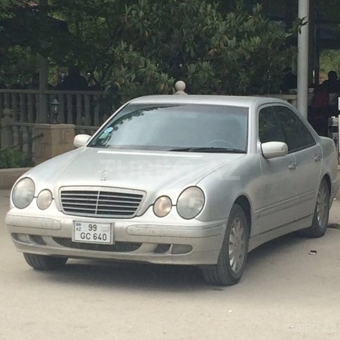 Mercedes E 270 2000, 380,000 km - 2.7 l - Balakən