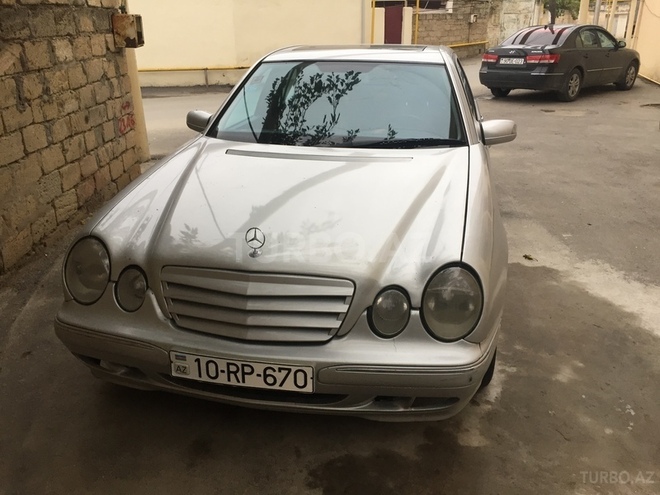 Mercedes E 270 2001, 25,555 km - 2.7 l - Bakı