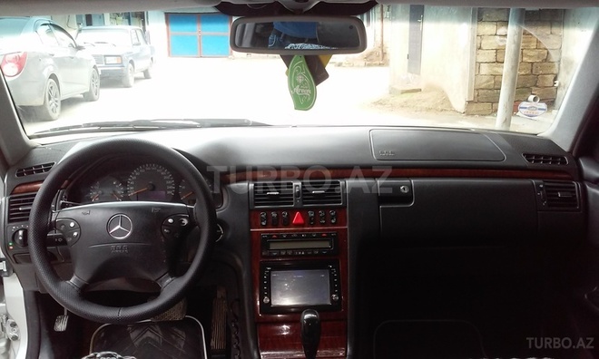 Mercedes E 320 2000, 260,000 km - 3.2 l - Bakı