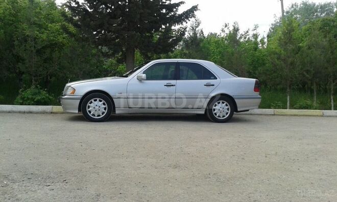 Mercedes C 220 1999, 212,000 km - 2.2 л - Sabirabad
