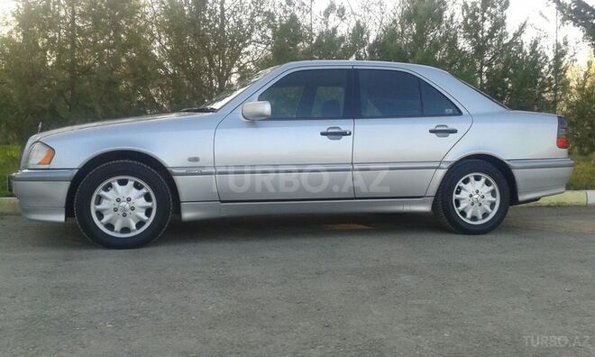 Mercedes C 220 1999, 212,000 km - 2.2 л - Sabirabad