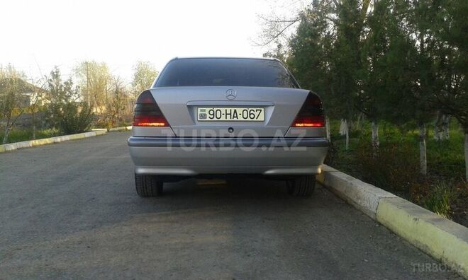 Mercedes C 220 1999, 212,000 km - 2.2 л - Sabirabad
