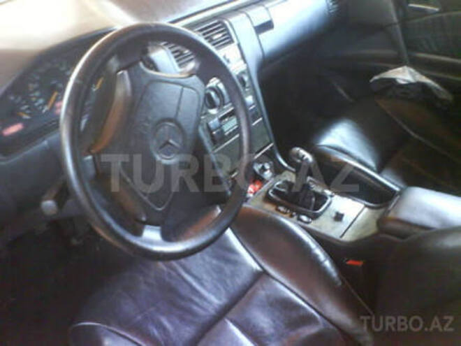 Mercedes E 220 1996, 300,000 km - 2.2 l - Bakı