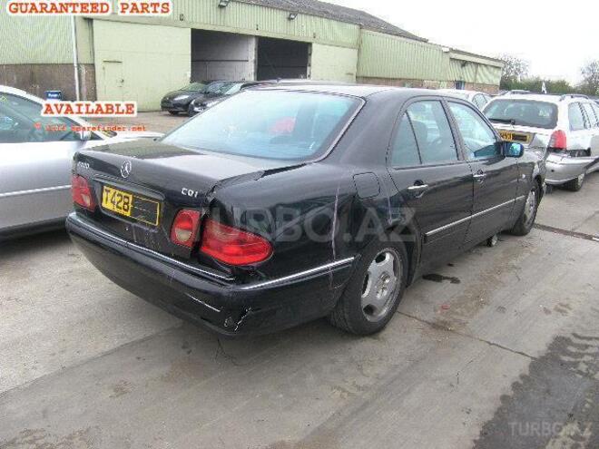 Mercedes E 220 1996, 300,000 km - 2.2 l - Bakı