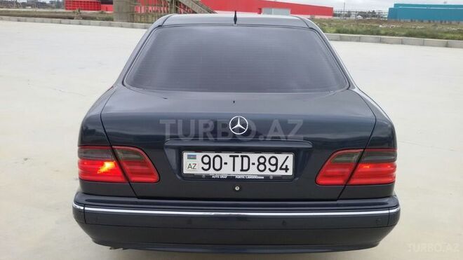 Mercedes E 280 2001, 23,250 km - 2.8 l - Bakı