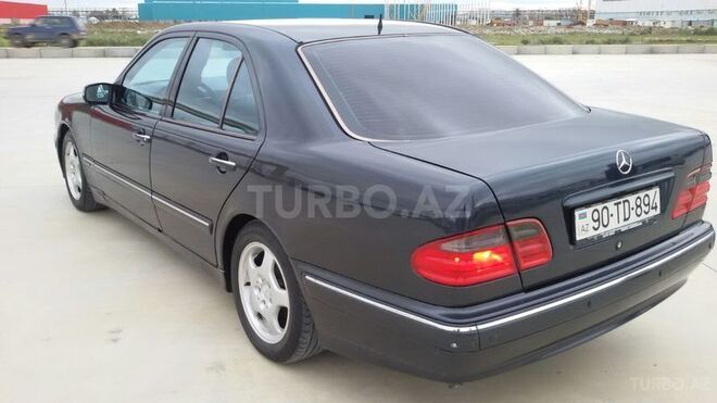 Mercedes E 280 2001, 23,250 km - 2.8 l - Bakı