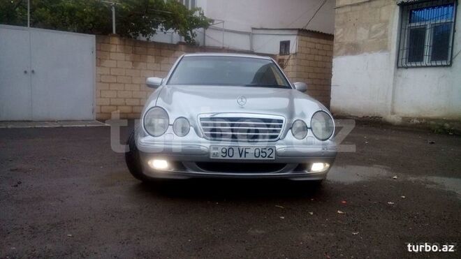 Mercedes E 240 2000, 273,977 km - 2.4 l - Salyan